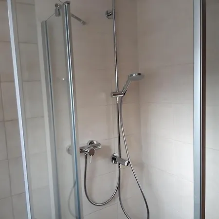 Ferienwohnung Jarenatanne * 史塔卡赫